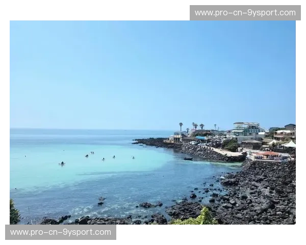 跨越海峡的浪漫博弈：济州岛的柔情与大阪的狂热，谁才是你的“本命”度假地？